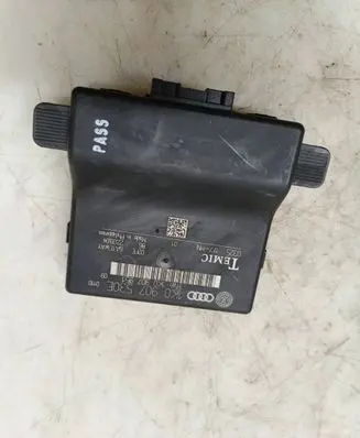 Volkswagen Golf V Gateway control module 1K0907530E 1K0907951