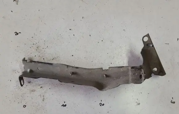 Audi A4 S4 B8 8K Fender mounting bracket