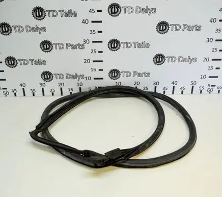 Audi TT TTS RS Mk3 8S Rubber seal front door (on door) 8S8831708