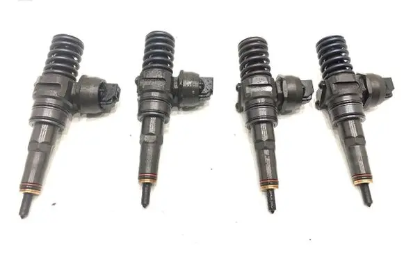 Volkswagen PASSAT B6 Fuel injectors set 038130073AG