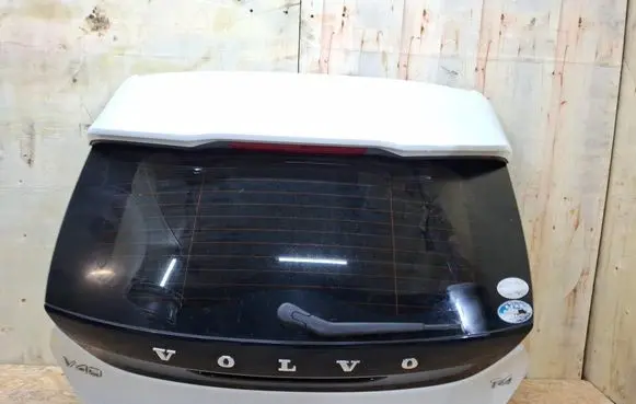 Volvo V40 Tailgate/trunk/boot lid 