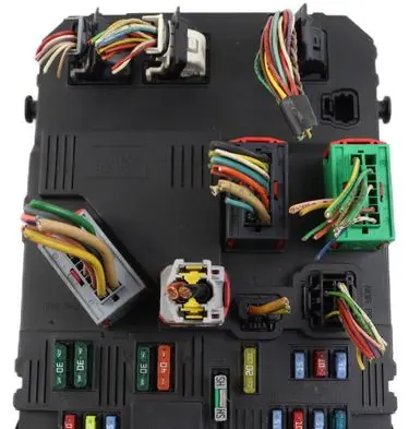 Citroen Xsara Picasso Fuse module 9653667580 S118085320E BSIE0100