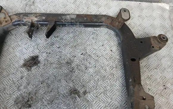 Opel Astra H Front axle beam 