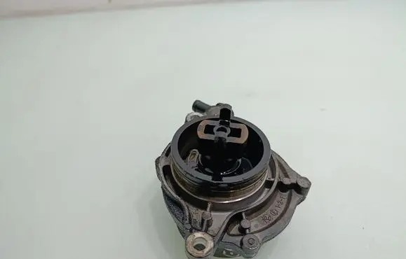 BMW 5 E60 E61 Vacuum pump