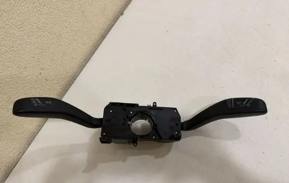 Volkswagen Polo IV 9N3 Wiper turn signal indicator stalk/switch 1S0953503C