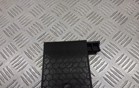 Opel Astra H Rear air vent grill 13131967