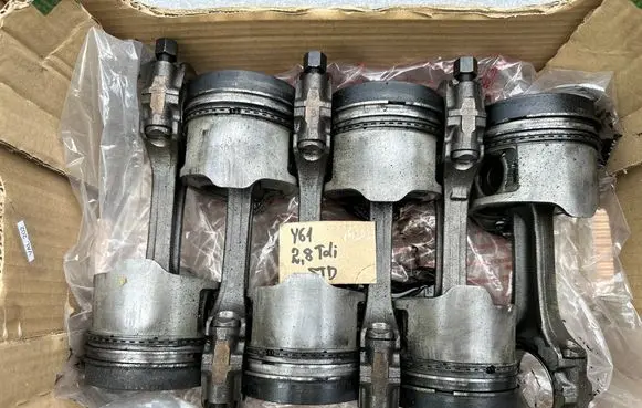 Piston with connecting rod