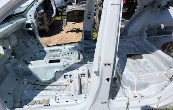 Audi Q3 F3 Pillar (middle) 