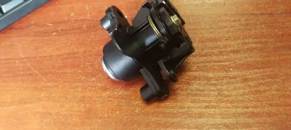 BMW 3 E46 Tailgate exterior lock 8196052