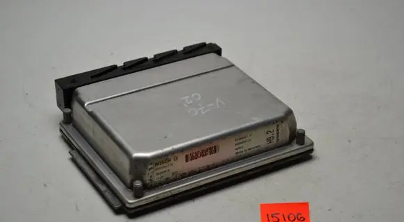 Volvo V70 Engine control unit/module 0281001776 09496667A