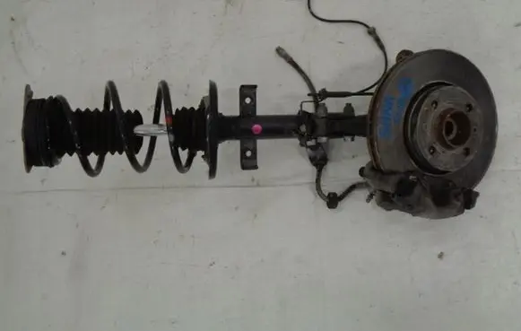 Renault Clio IV Front wheel hub spindle knuckle