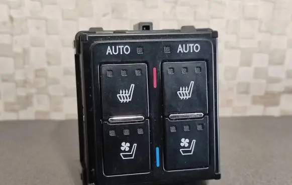 Lexus RX 450H Seat heating switch 8475248010