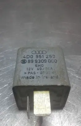 Volkswagen PASSAT B5.5 Other relay 4D0951253 899309000