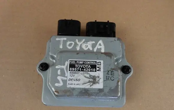 Toyota RAV 4 (XA50) Fuel injection pump control unit/module 8957142010