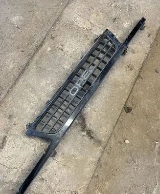 Opel Frontera A Front bumper upper radiator grill 91140007 07050999