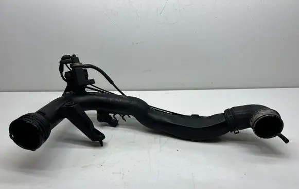 Volkswagen PASSAT B5.5 Intercooler hose/pipe 8E0145840