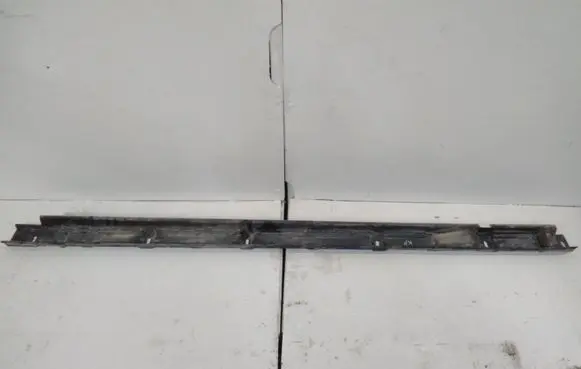 Mercedes-Benz GL X164 Sill 1646981130
