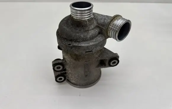 BMW 4 F32 F33 Water pump 862509701