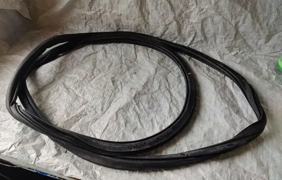 Audi A4 S4 B9 8W Front door rubber seal 8W0831721