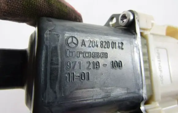 Mercedes-Benz E W212 Front door window regulator motor A2048200142