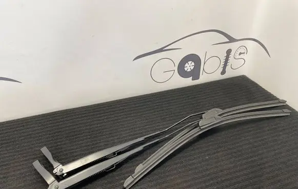 Dodge RAM Front wiper blade arm 89813-805 P68338924AA D68338925AB