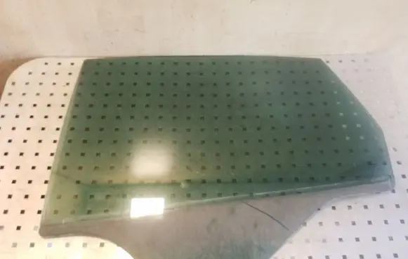 Seat Altea XL Rear door window glass