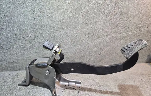 Hyundai i40 Brake pedal 328003X900