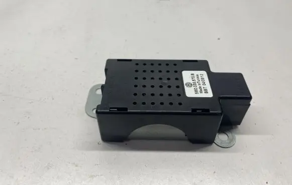 Volkswagen Golf VII Aerial antenna amplifier 5M0035570B