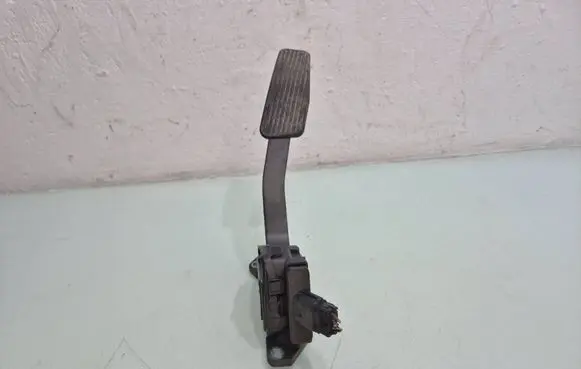 Dodge Grand Caravan Accelerator throttle pedal 05281225AC