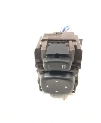 Toyota Avensis T270 Wing mirror switch 183647