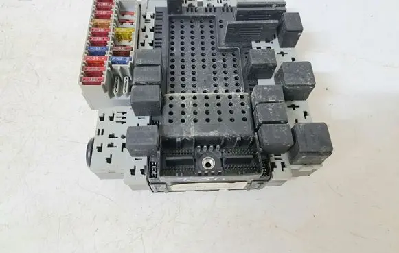 Volvo S80 Fuse module 30679527
