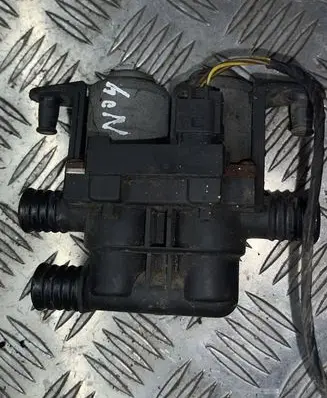 BMW 5 E39 Coolant heater control valve 1147412137