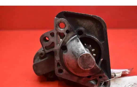 Renault Clio III Starter motor 8200306595