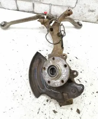 Audi A6 S6 C5 4B Front wheel hub