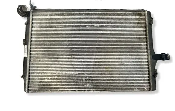 Volkswagen Golf V Coolant radiator 1K0121251N