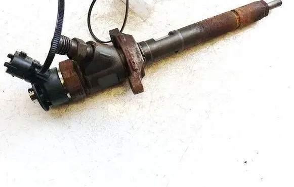 Fuel injector