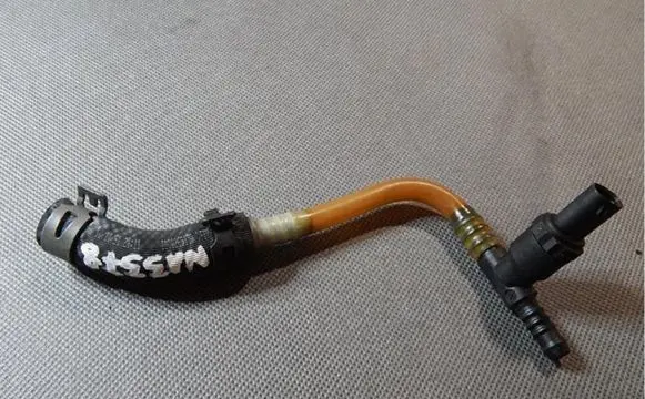 Audi A7 S7 4G Fuel line pipe 069130299K