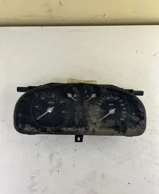 Speedometer (instrument cluster)