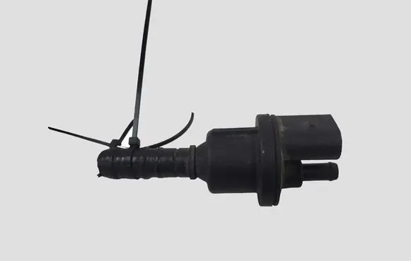 Volkswagen Golf V Vacuum valve 6QE906517A