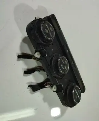 Volkswagen PASSAT B6 Climate control unit