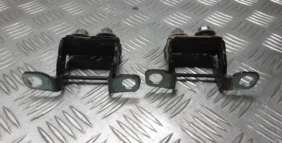 Volvo V40 Tailgate/trunk/boot hinge 31335291