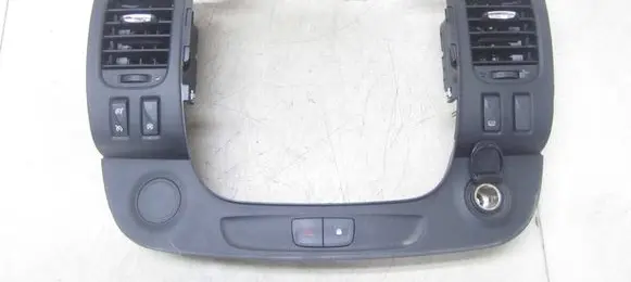 Renault Trafic III (X82) Radio/GPS head unit trim 682607479R