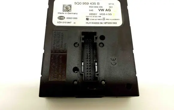 Skoda Fabia Mk3 (NJ) Keyless (KESSY) go control unit/module 5Q0959435B