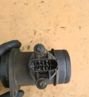 Volkswagen PASSAT B5 Mass air flow meter 028906461X 028906461