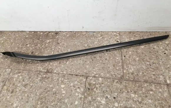 Windshield trim