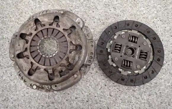Nissan Note (E11) Dual mass flywheel 