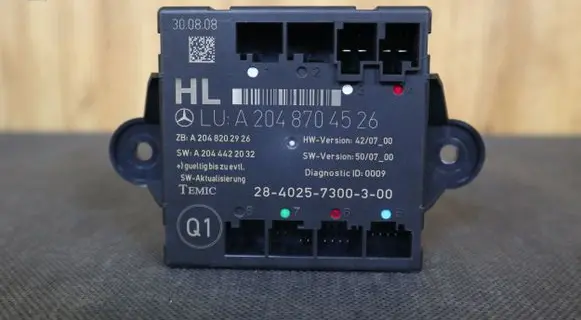 Mercedes-Benz C W204 Door control unit/module 2048704526 A2048704526