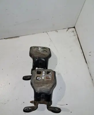 Chrysler Pacifica Front door hinge set 