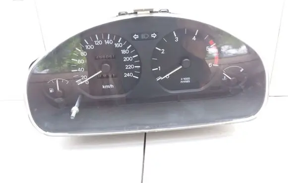 Mitsubishi Carisma Speedometer (instrument cluster) MR114277 0P0179001 4301151B