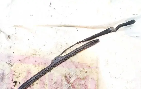 Skoda Fabia Mk1 (6Y) Front wiper blade arm
